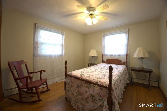 32 Loveland Lane, Bristol, CT 06010