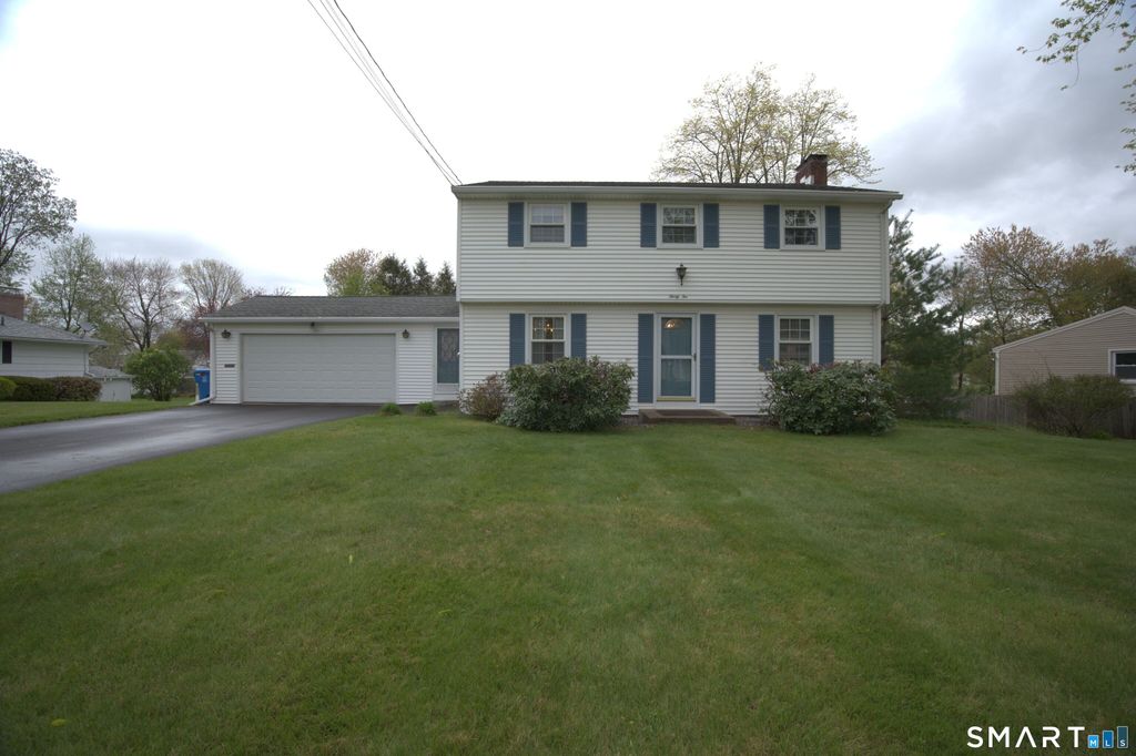 32 Loveland Lane, Bristol, CT 06010