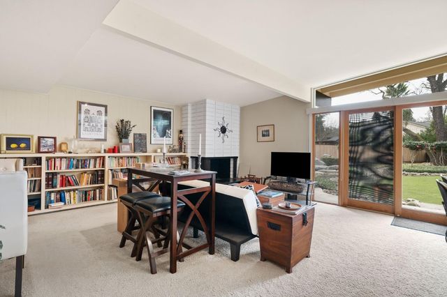 5801 River Oak Way, Carmichael, CA 95608