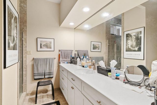 5801 River Oak Way, Carmichael, CA 95608