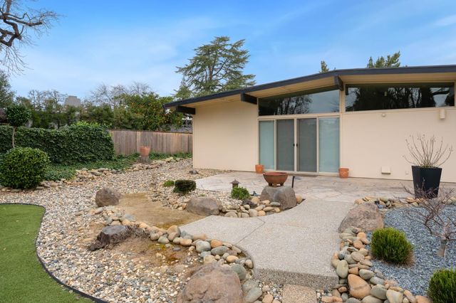 5801 River Oak Way, Carmichael, CA 95608