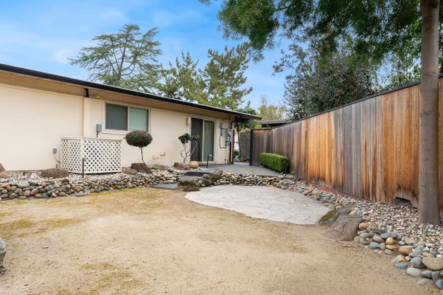 5801 River Oak Way, Carmichael, CA 95608