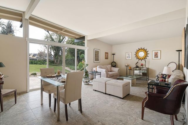 5801 River Oak Way, Carmichael, CA 95608