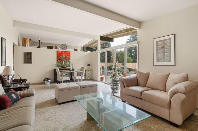 5801 River Oak Way, Carmichael, CA 95608