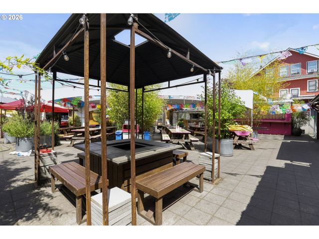 1121 Se LINCOLN St, Portland, OR 97214
