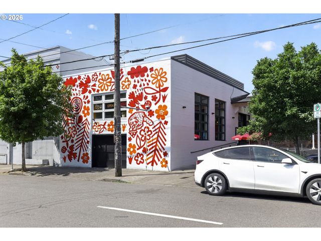 1121 Se LINCOLN St, Portland, OR 97214