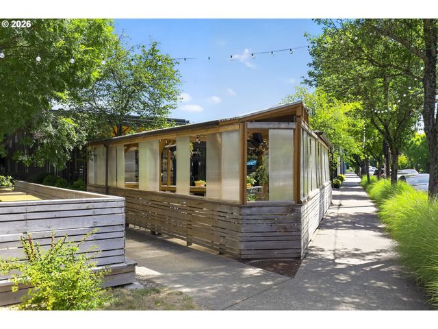 1121 Se LINCOLN St, Portland, OR 97214