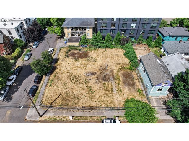 1121 Se LINCOLN St, Portland, OR 97214
