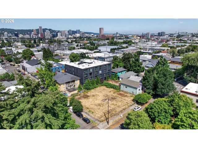 1121 Se LINCOLN St, Portland, OR 97214