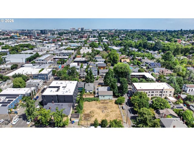 1121 Se LINCOLN St, Portland, OR 97214