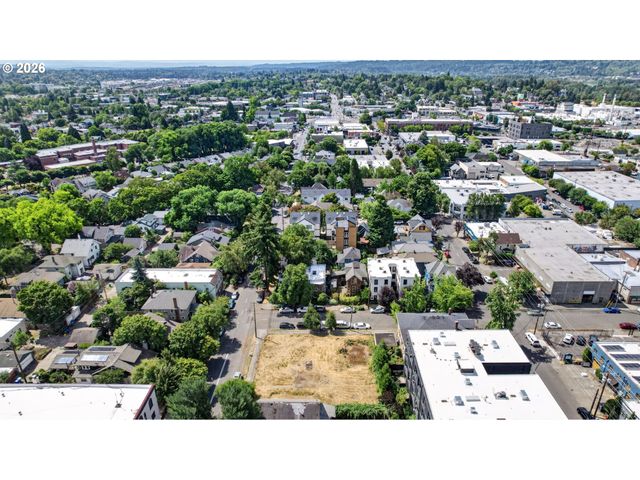 1121 Se LINCOLN St, Portland, OR 97214