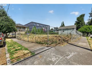 1121 Se LINCOLN St, Portland, OR 97214