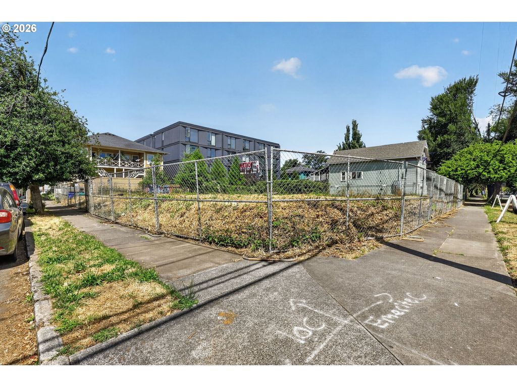 1121 Se LINCOLN St, Portland, OR 97214