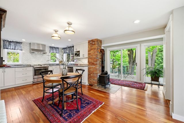 15 Massasoit St., Northampton, MA 01060