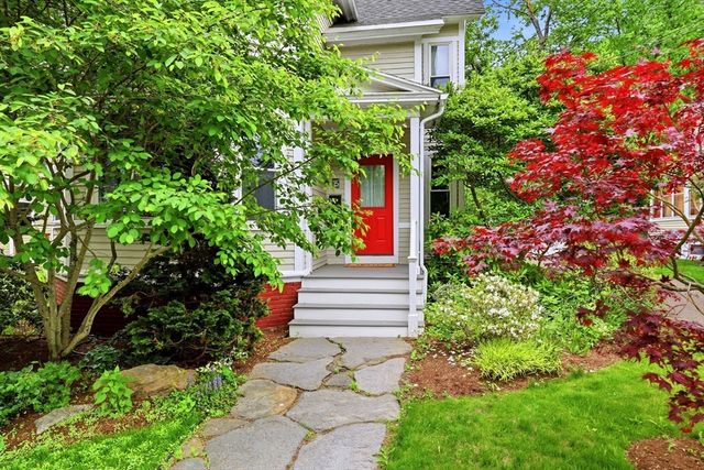 15 Massasoit St., Northampton, MA 01060