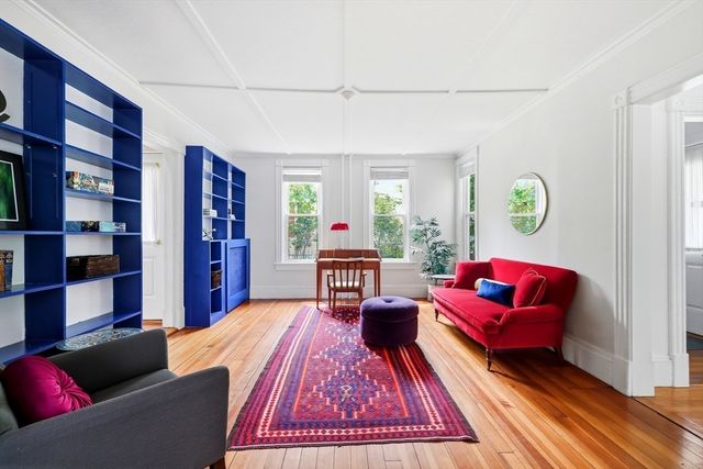 15 Massasoit St., Northampton, MA 01060