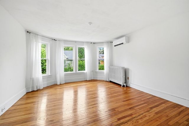15 Massasoit St., Northampton, MA 01060