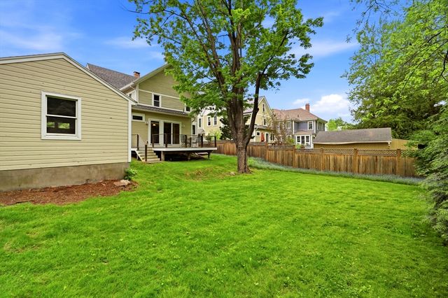15 Massasoit St., Northampton, MA 01060