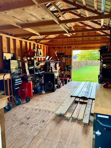 404 Neathery Street, Farmersville, TX 75442