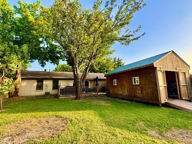 404 Neathery Street, Farmersville, TX 75442