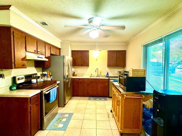 404 Neathery Street, Farmersville, TX 75442