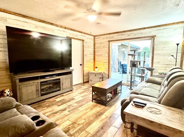 404 Neathery Street, Farmersville, TX 75442