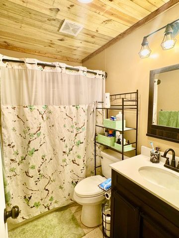404 Neathery Street, Farmersville, TX 75442