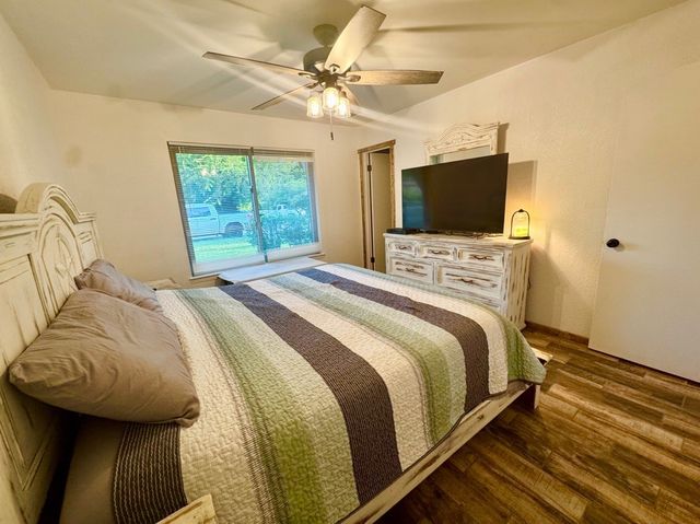 404 Neathery Street, Farmersville, TX 75442