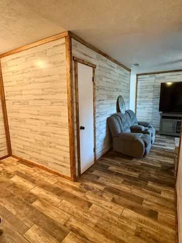 404 Neathery Street, Farmersville, TX 75442