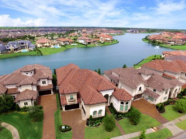70 Sunset Park Lane, Sugar Land, TX 77479
