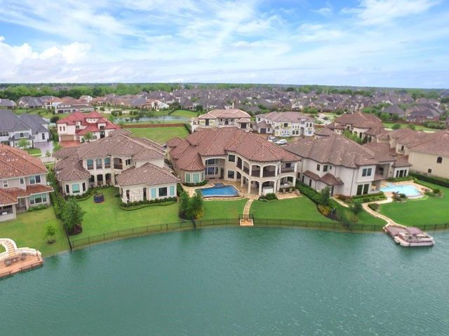 70 Sunset Park Lane, Sugar Land, TX 77479