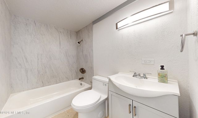 1726 HILLTOP Boulevard, Jacksonville, FL 32246