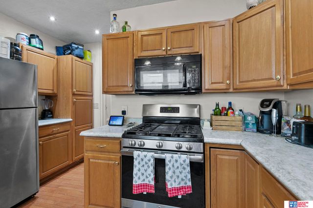 610 S 28th Street, Lincoln, NE 68510