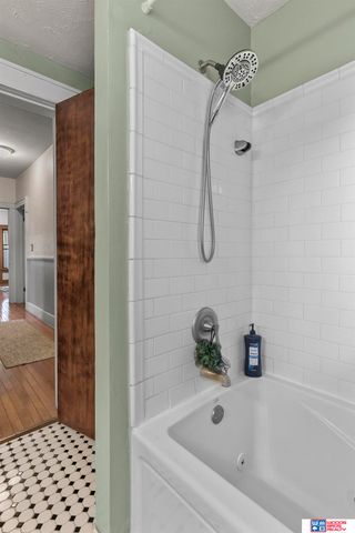 610 S 28th Street, Lincoln, NE 68510