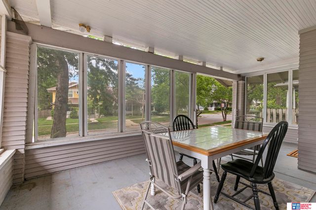 610 S 28th Street, Lincoln, NE 68510