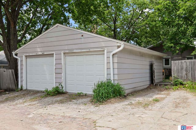 610 S 28th Street, Lincoln, NE 68510