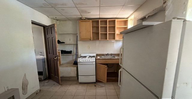90 JACKIE ROBINSON Parkway, New York City, NY 11207