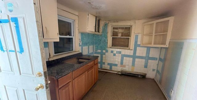 90 JACKIE ROBINSON Parkway, New York City, NY 11207