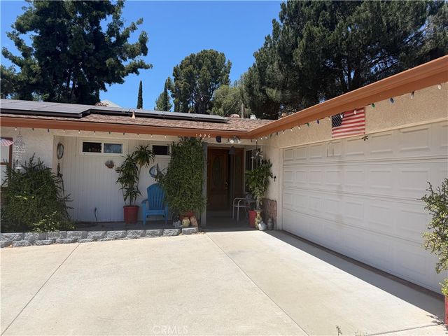 1496 E El Norte Parkway, Escondido, CA 92027