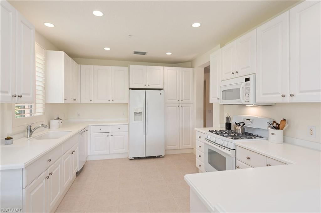 9223 Corfu CT 104, NAPLES, FL 34114 — photo 3