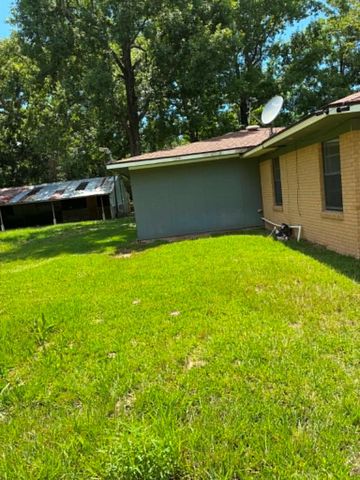 16211 Highway 105, Cleveland, TX 77327