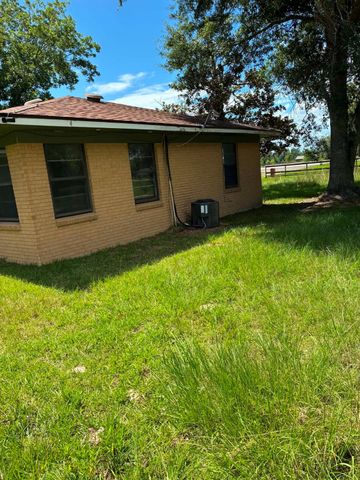 16211 Highway 105, Cleveland, TX 77327