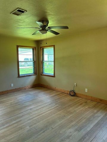 16211 Highway 105, Cleveland, TX 77327