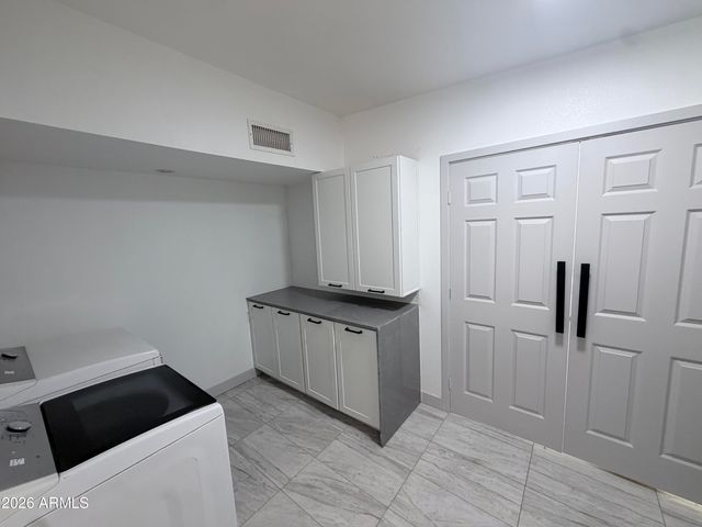7010 W EUGIE Avenue, Peoria, AZ 85381