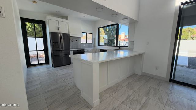 7010 W EUGIE Avenue, Peoria, AZ 85381