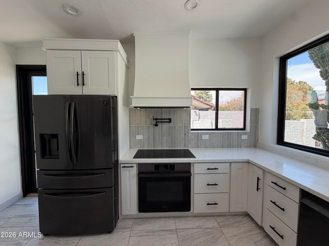 7010 W EUGIE Avenue, Peoria, AZ 85381