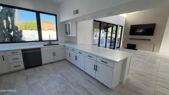 7010 W EUGIE Avenue, Peoria, AZ 85381