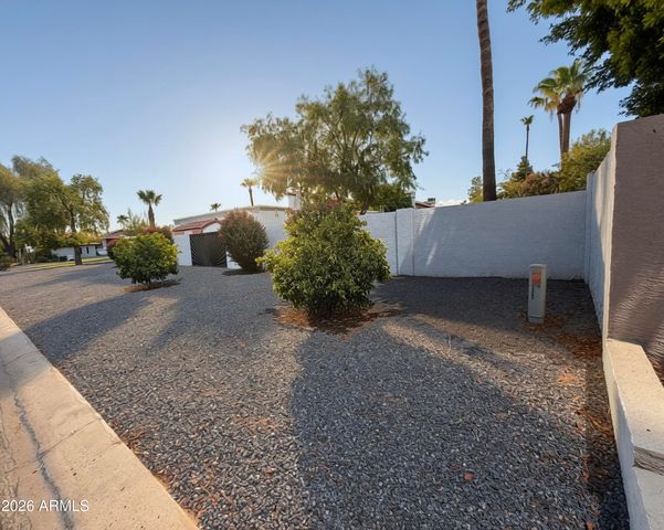 7010 W EUGIE Avenue, Peoria, AZ 85381