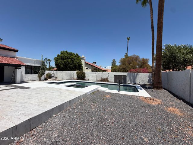 7010 W EUGIE Avenue, Peoria, AZ 85381