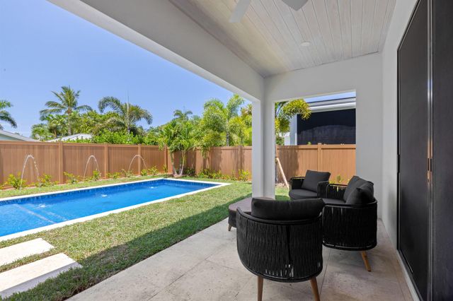 309 Cascade Lane, Palm Beach Shores, FL 33404